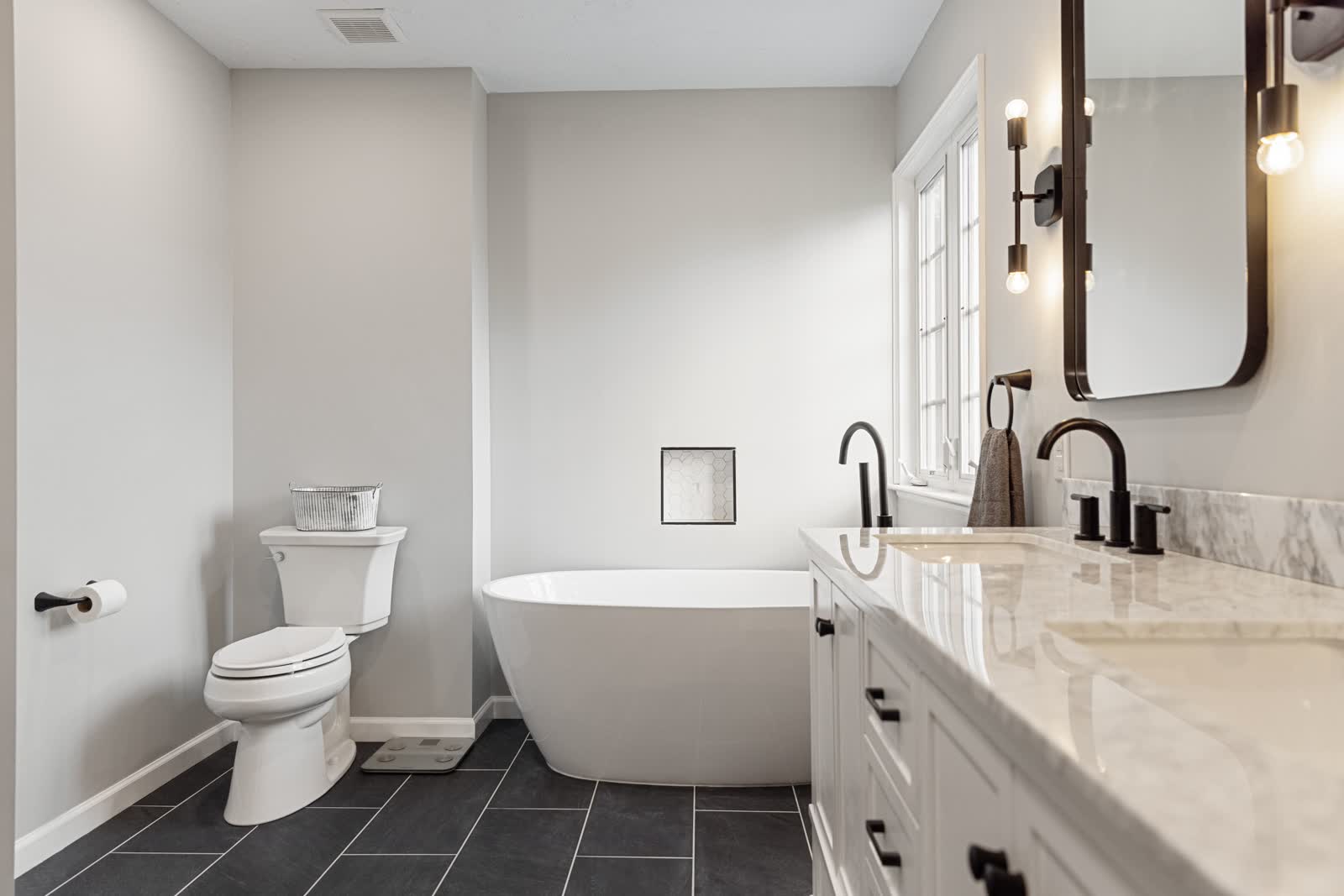 Bathroom contractor work in Point Breeze