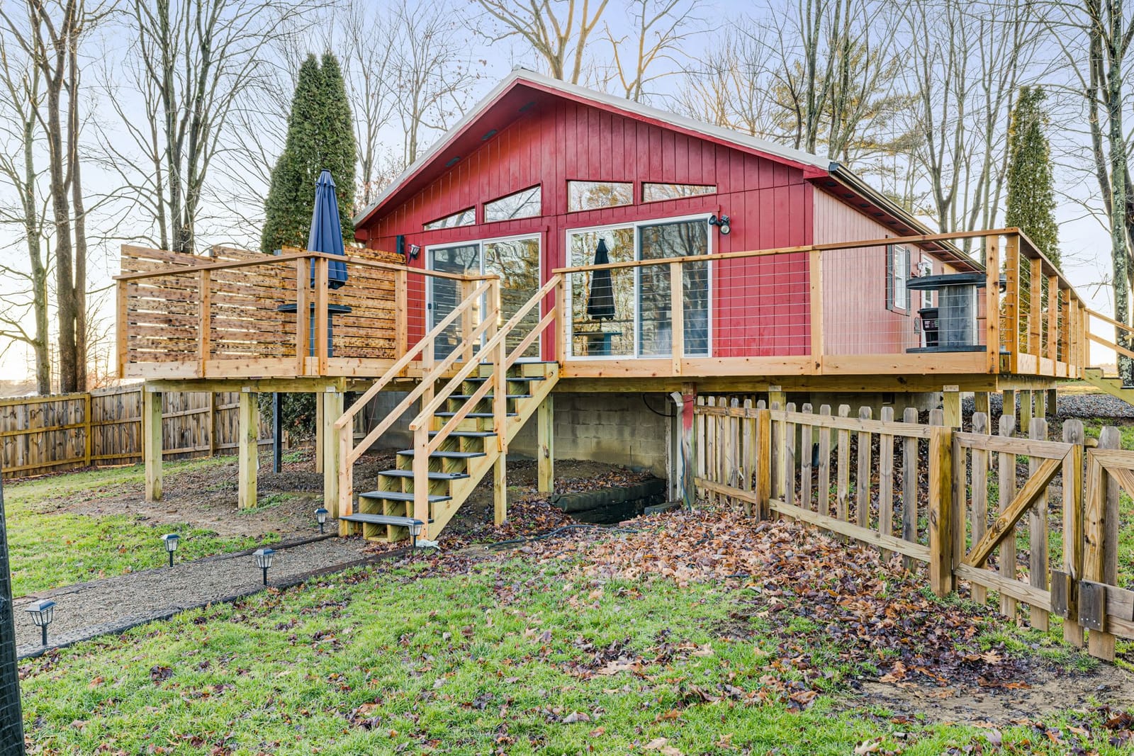 Backyard deck built by builder in Pittsburgh