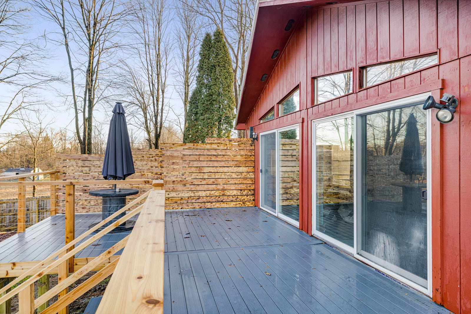 Deck outdoor living space in Pittsburgh