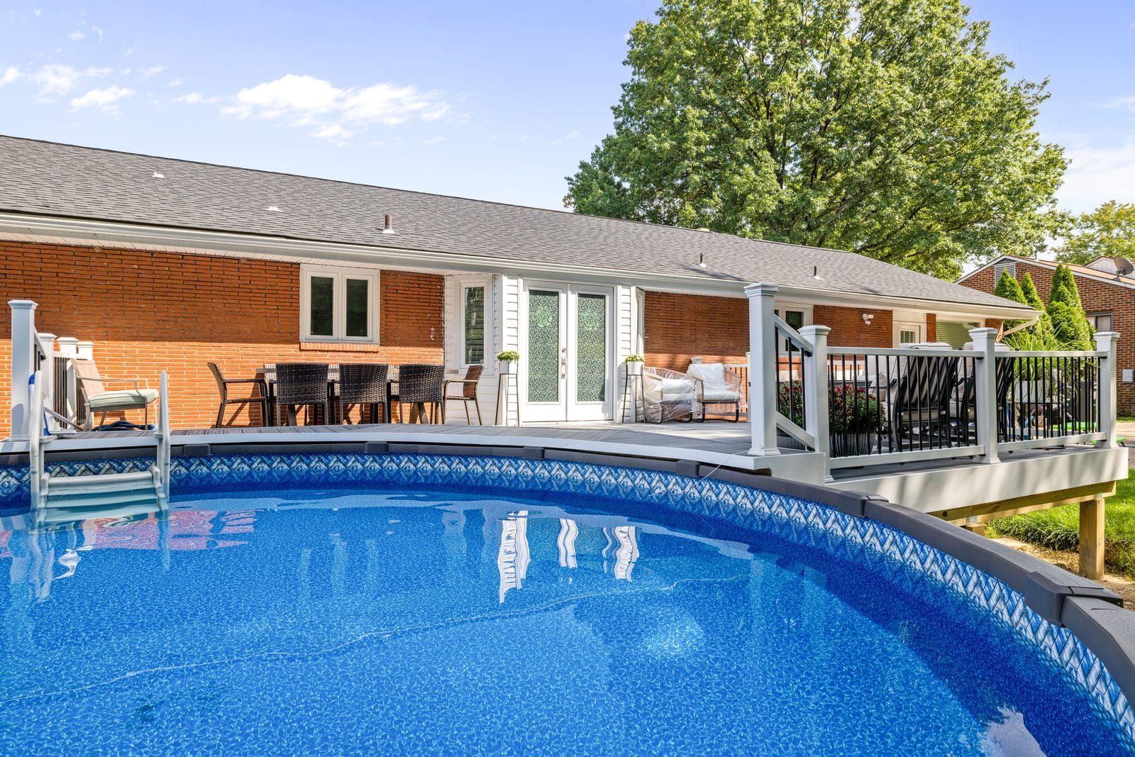Pool deck outdoor living area in Pittsburgh