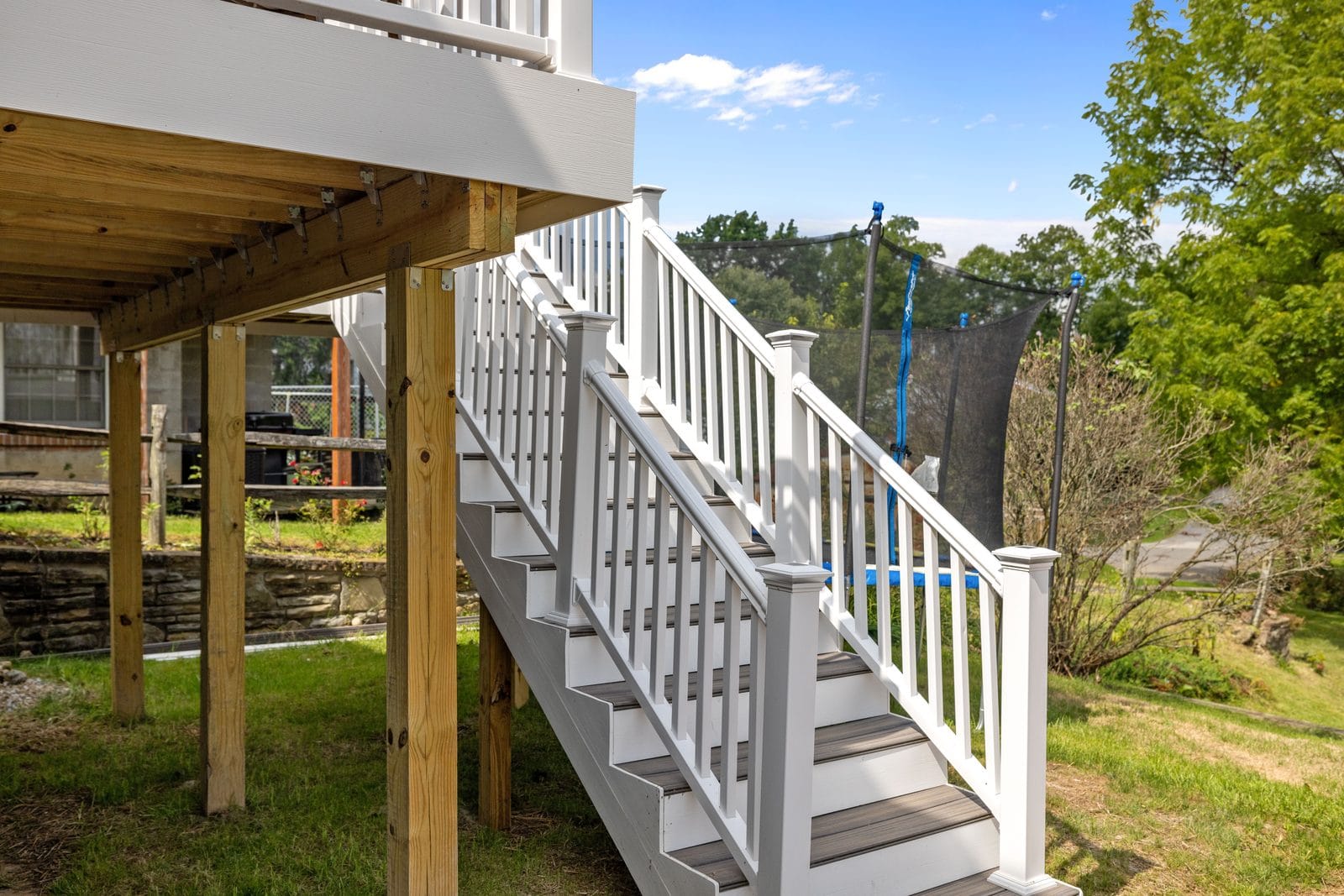 White vinyl deck railing in Pittsburgh