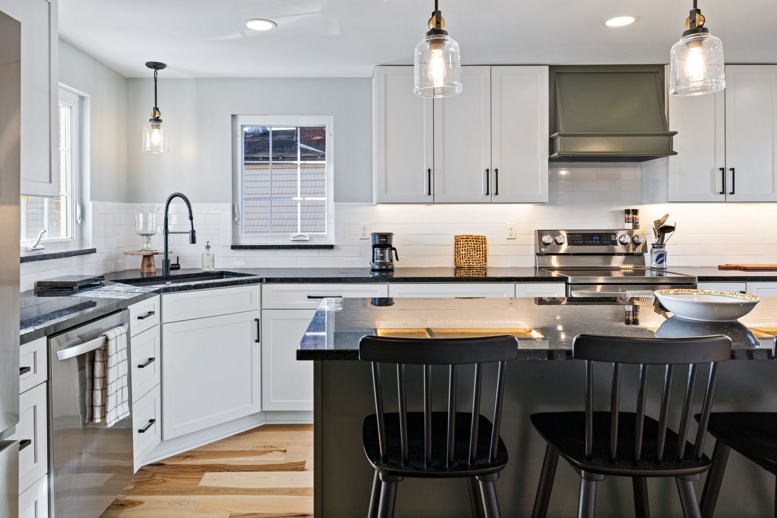 White shaker cabinet kitchen renovation